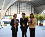日本選手権 シンクロナイズドスイミング 競技 ステージ上 生花装飾 ビクトリーブーケ