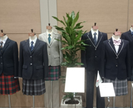 17 学生服 メーカー 展示会 観葉植物 スポット