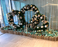 23 大阪難波 エントランス ホテル モダン 大型ツリー クリスマスツリー デコレーション SEASONS 事例