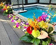 24 恵比寿 プールサイド 生花装飾 南国 フラワーアレンジメント SEASONS 事例