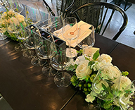 24 銀座 イベント会場 生花装飾 テーブル装花 イベント装飾 SEASONS 事例