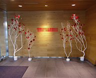 横浜市鶴見区 企業 風除室 季節 造花装飾