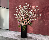 23 理研計器株式会社 エントランス 季節 造花 装飾 SEASONS 事例