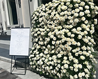 25 銀座3丁目 屋外 生花 白いばら お祝い花取りまとめ SEASONS 事例
