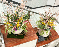 26 銀座 階段踊り場 造花 桜 春 SEASONS 事例
