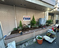26 東京都 江戸川区 病院 エントランス花壇 季節の植込み futatoki 事例
